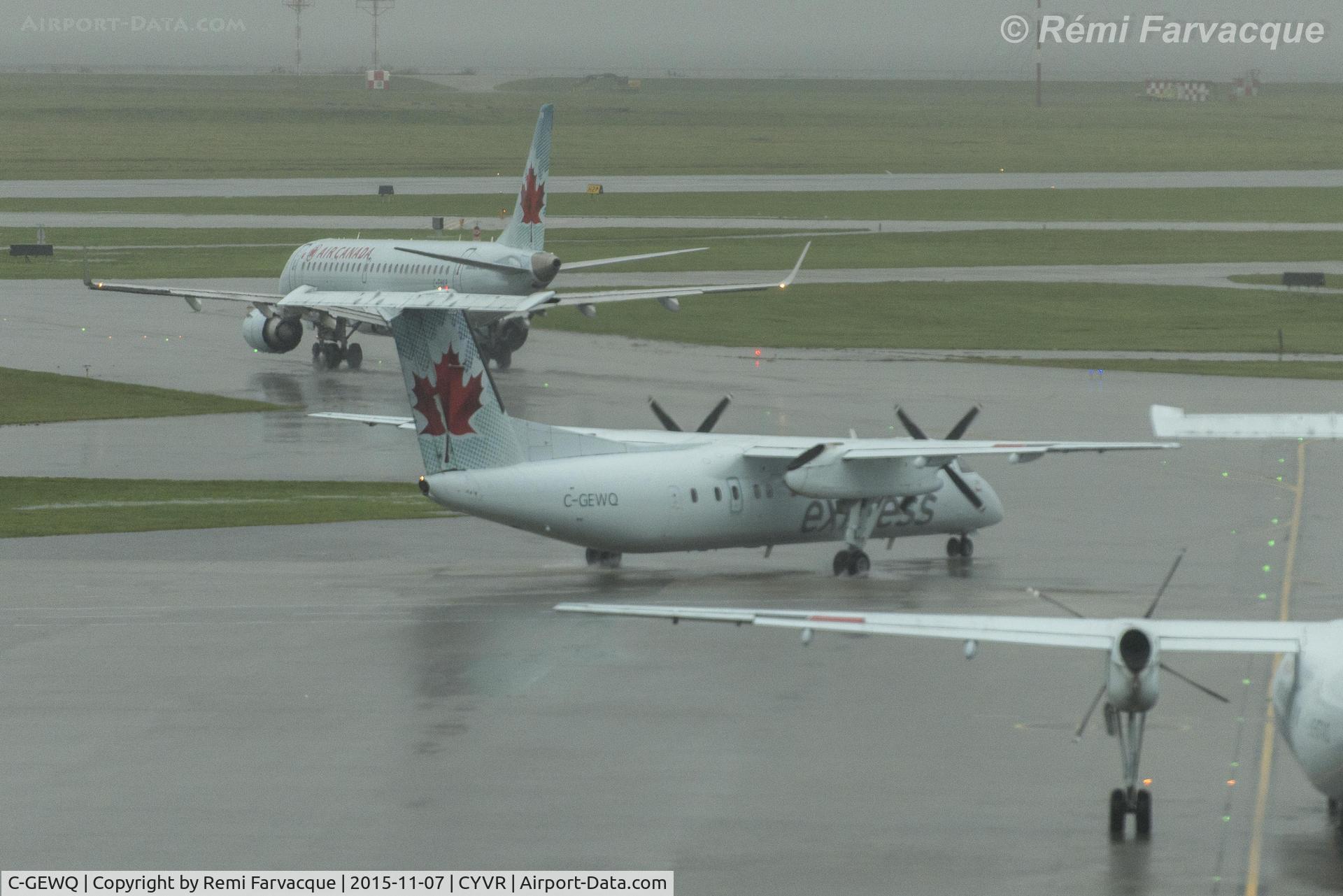 C-GEWQ, 1990 De Havilland Canada DHC-8-311 Dash 8 C/N 202, Taxiing for take-off