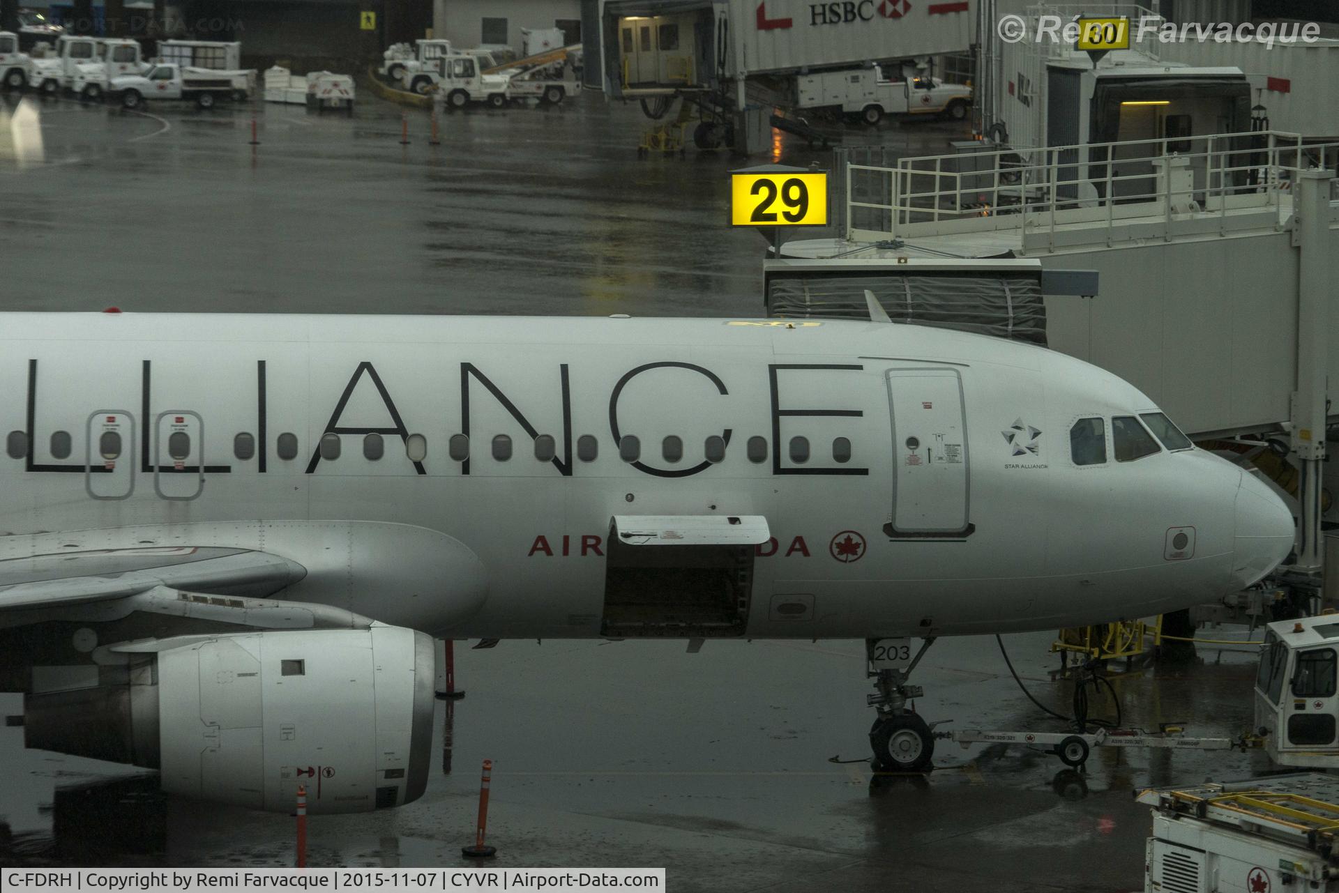 C-FDRH, 1989 Airbus A320-211 C/N 073, Front half - too close to get the plane in one shot ;-)