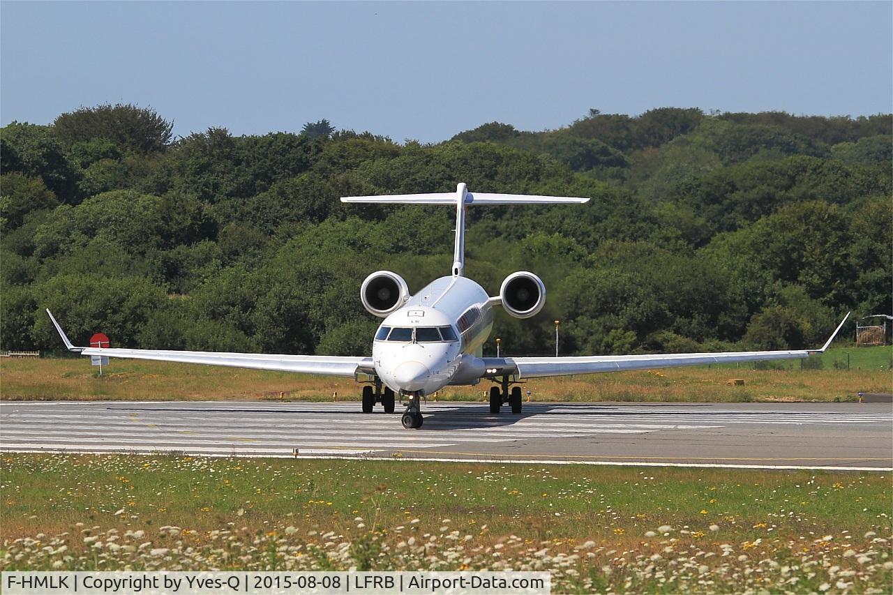 F-HMLK, 2011 Bombardier CRJ-1000EL NG (CL-600-2E25) C/N 19016, Canadair CRJ-1000, Lining up prior take off rwy 07R, Brest-Bretagne airport (LFRB-BES)