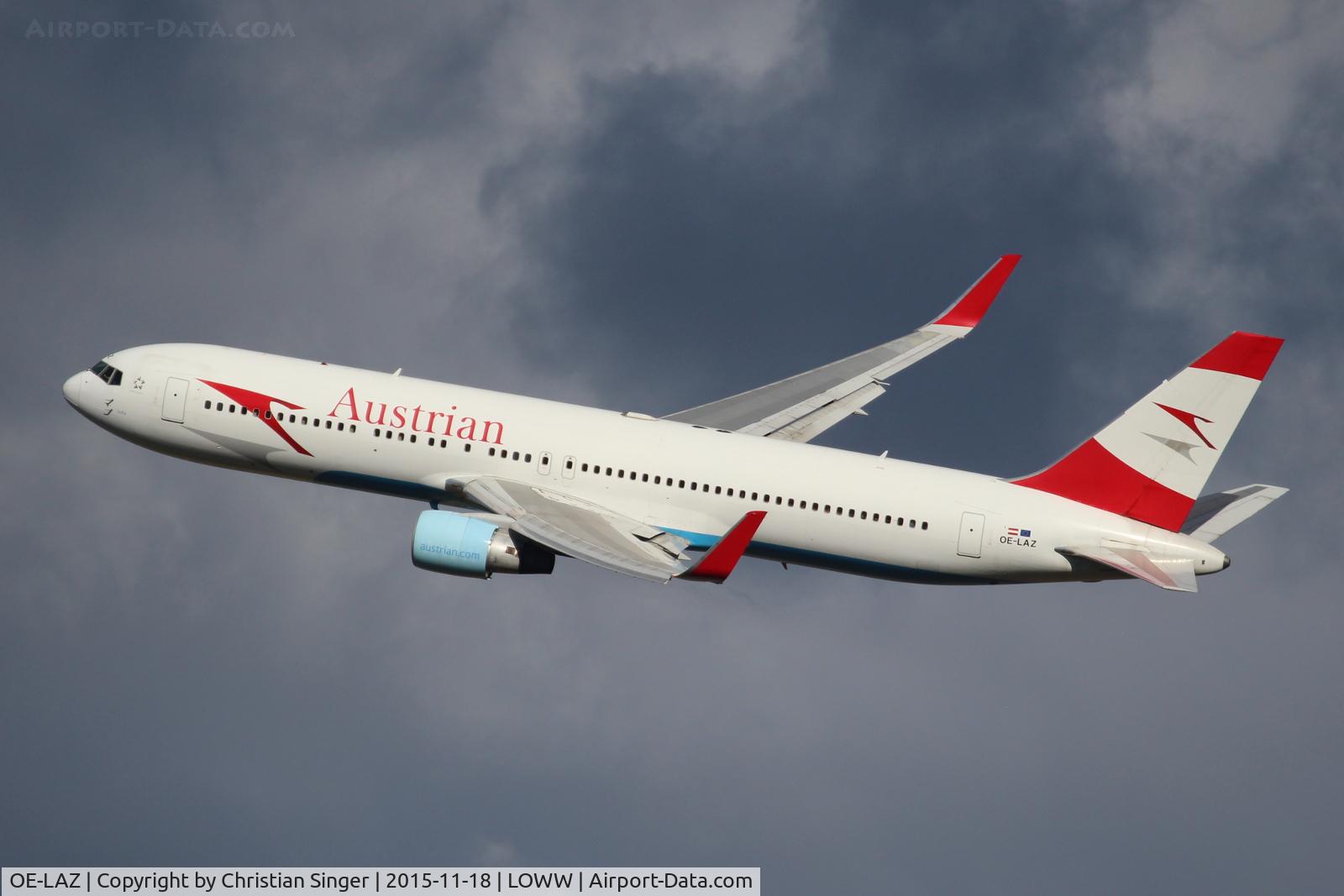OE-LAZ, 1999 Boeing 767-3Z9 C/N 30331, RWY 29
