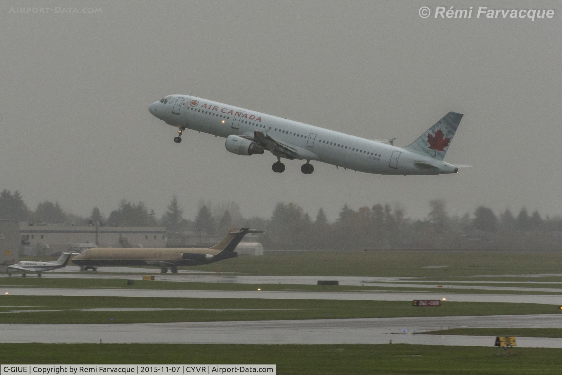 C-GIUE, 2001 Airbus A321-211 C/N 1632, Departure east from south runway