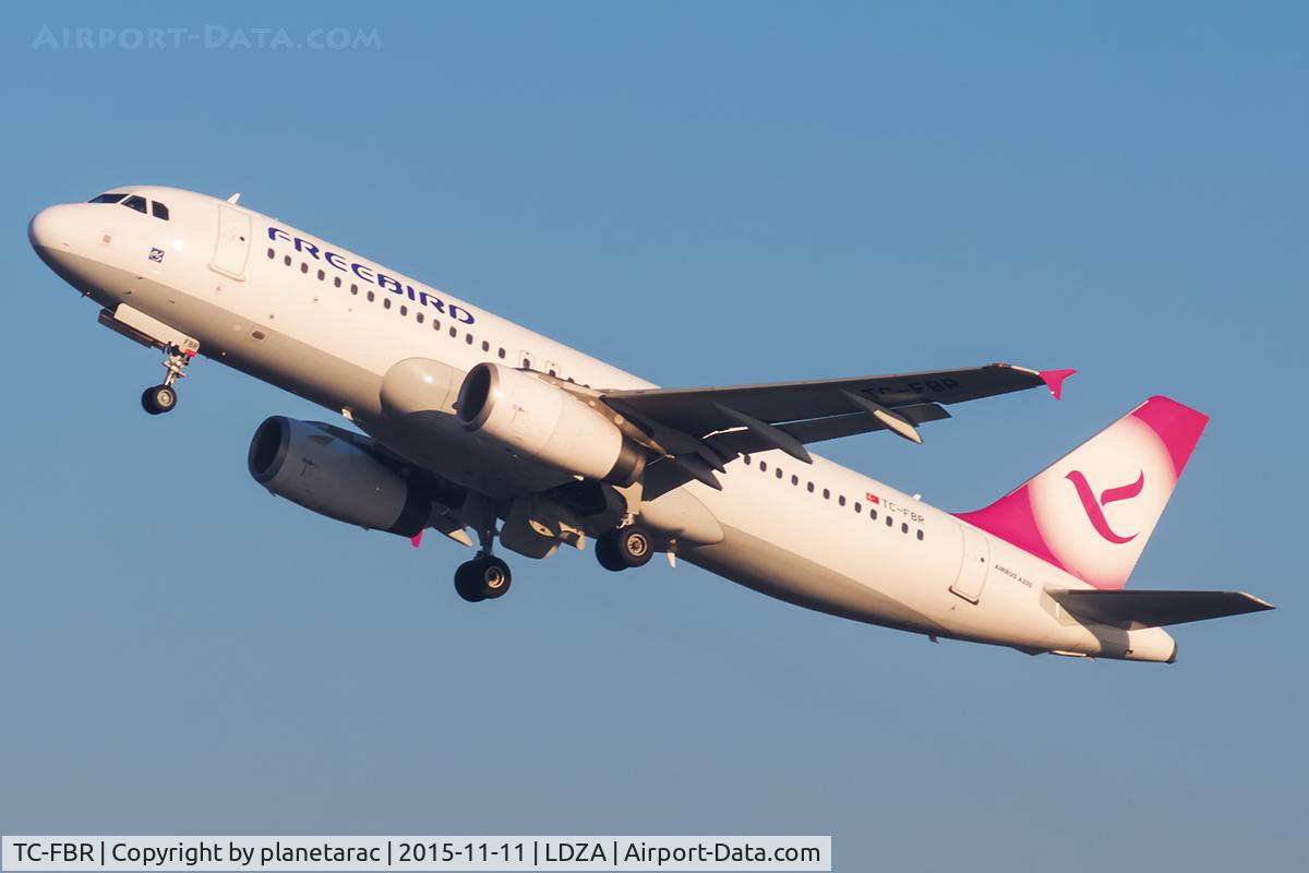 TC-FBR, 2005 Airbus A320-232 C/N 2524, Take off