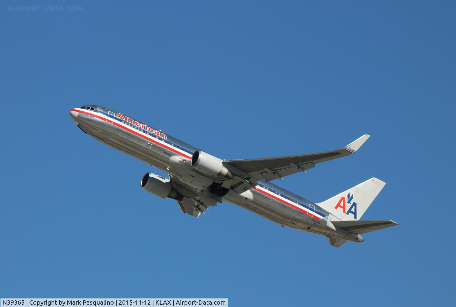 N39365, 1988 Boeing 767-323 C/N 24046, Boeing 767-300