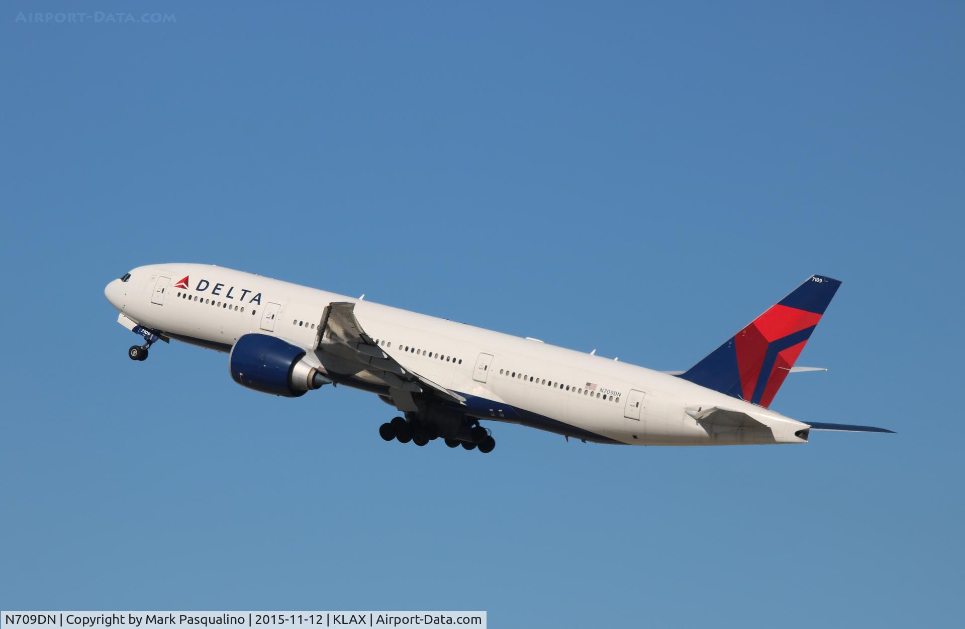 N709DN, 2010 Boeing 777-232/LR C/N 40559, Boeing 777-200ER