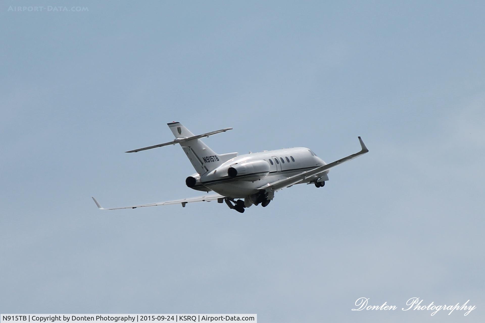 N915TB, 2006 Raytheon Hawker 850XP C/N 258822, Raytheon Hawker 800 (N915TB) departs Sarasota-Bradenton International Airport