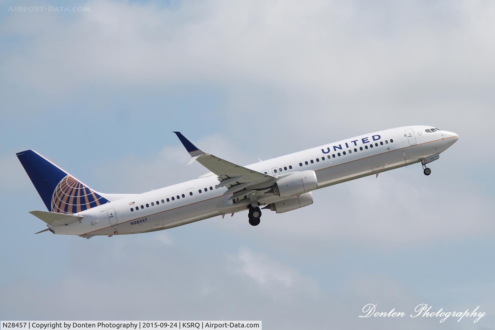 N28457, 2012 Boeing 737-924/ER C/N 41744, United Flight 1708 (N28457) departs Sarasota-Bradenton International Airport enroute to Chicago-O'Hare International Airport