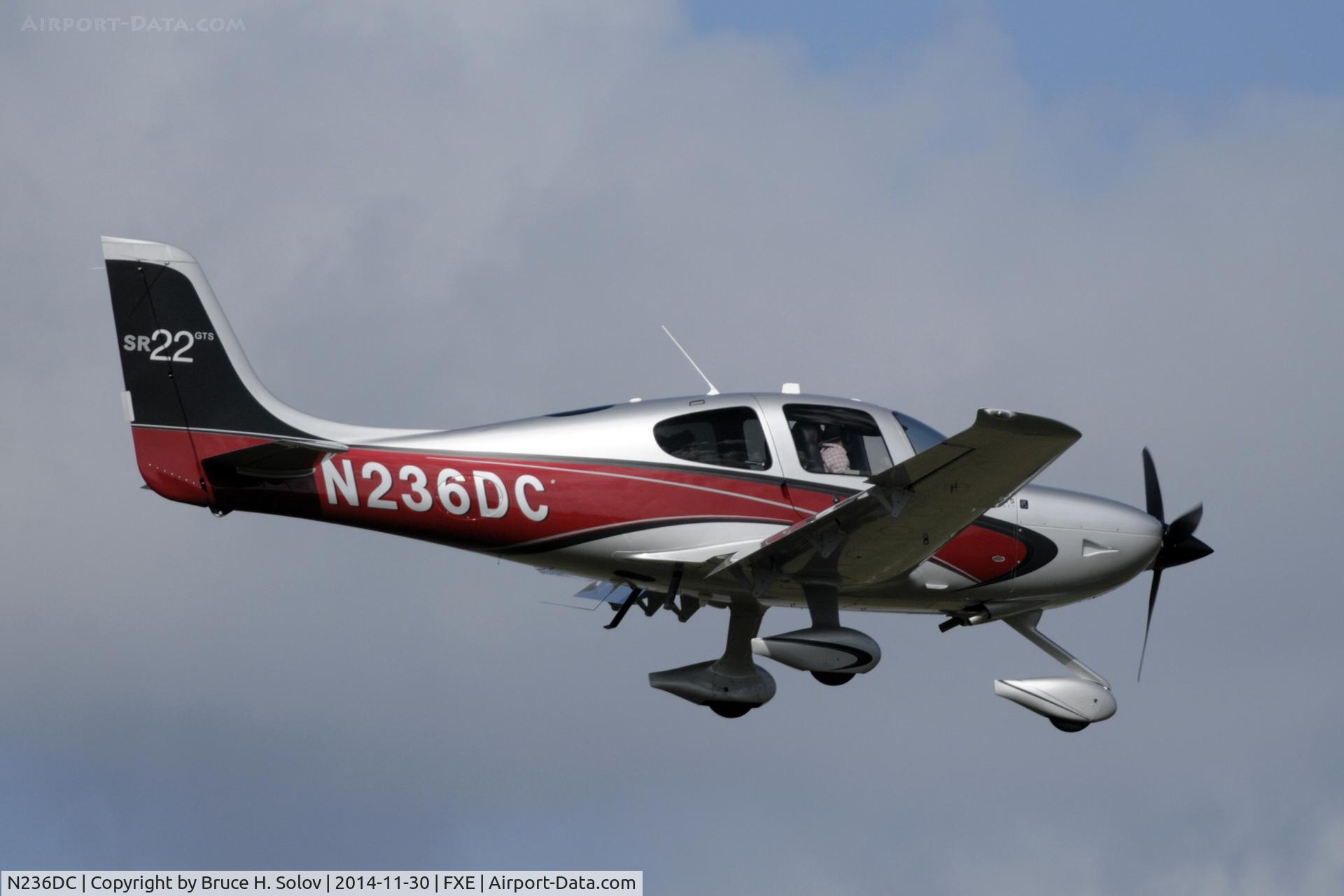 N236DC, 2012 Cirrus SR22 GTS C/N 3836, On approach to runway 9.