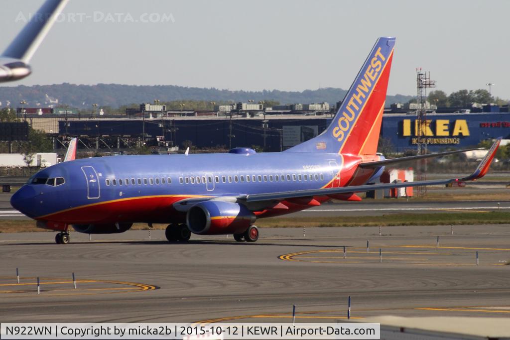 N922WN, 2008 Boeing 737-7H4 C/N 32461, Taxiing