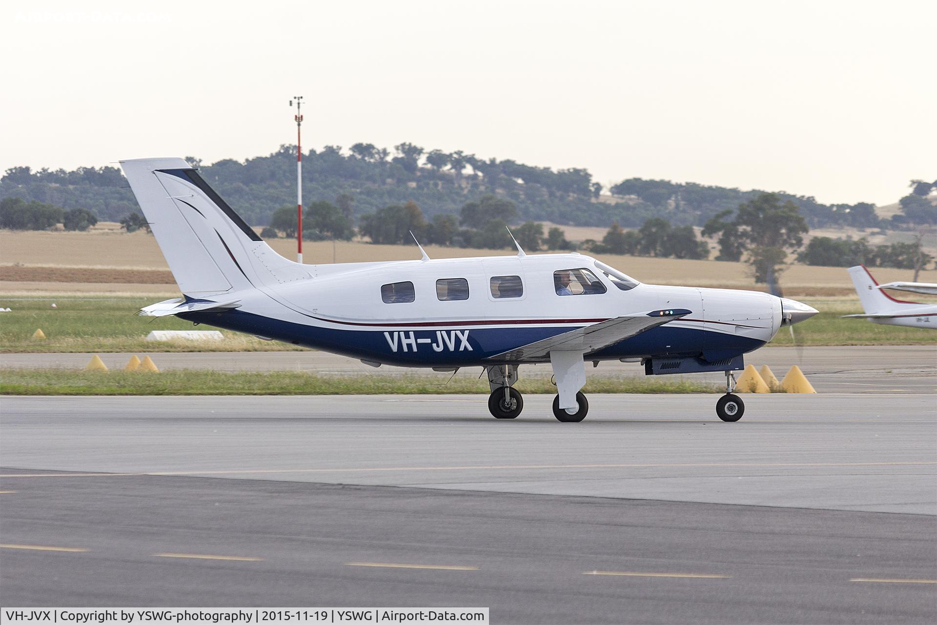 VH-JVX, 1984 Piper PA-46-310P Malibu C/N 46-8408084, Thermoguard (VH-JVX) Piper PA-46-310P Malibu Mirage at taxiing Wagga Wagga Airport.