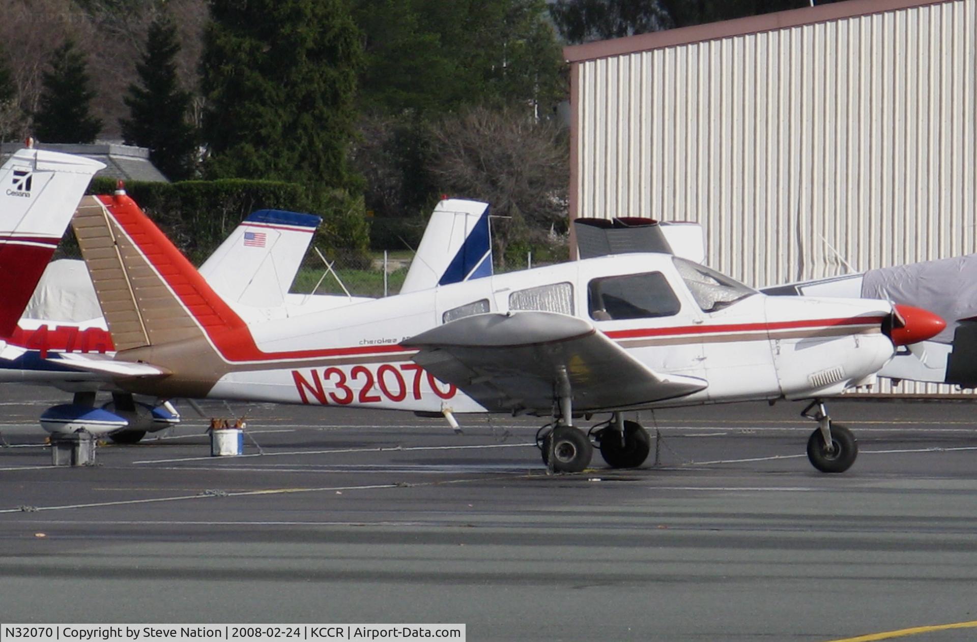 N32070, Piper PA-28-180 C/N 28-7505022, Locally-based 1974 Piper PA-28-180 @ Buchanan Field, Concord, CA