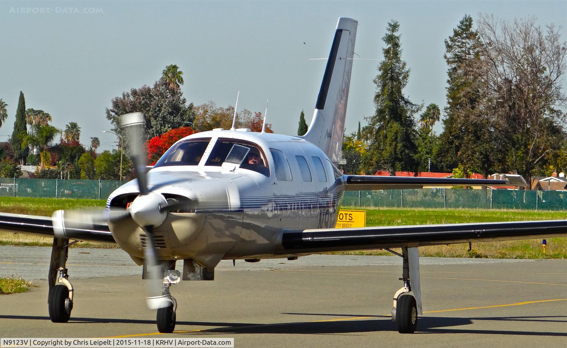 N9123V, 1987 Piper PA-46-310P Malibu C/N 4608060, California-based 1987 Piper Malibu taxing out for departure at Reid Hillview Airport, San Jose, CA.