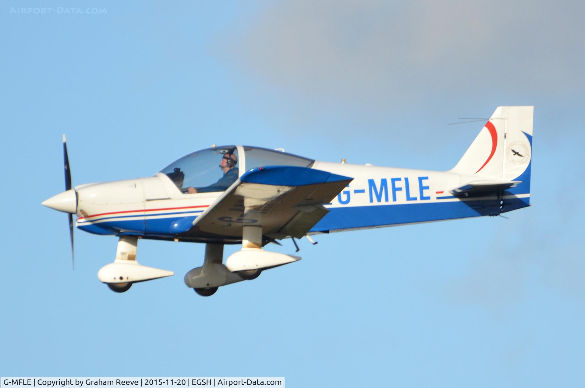 G-MFLE, 1999 Robin HR-200-120B C/N 335, Landing at Norwich.