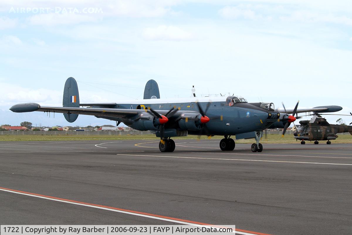1722, 1957 Avro 716 Shackleton MR.3 C/N 1532, Avro 696 Shackleton MR.3 [1532] (South African Air Force) Ysterplaat~ZS 23/09/2006