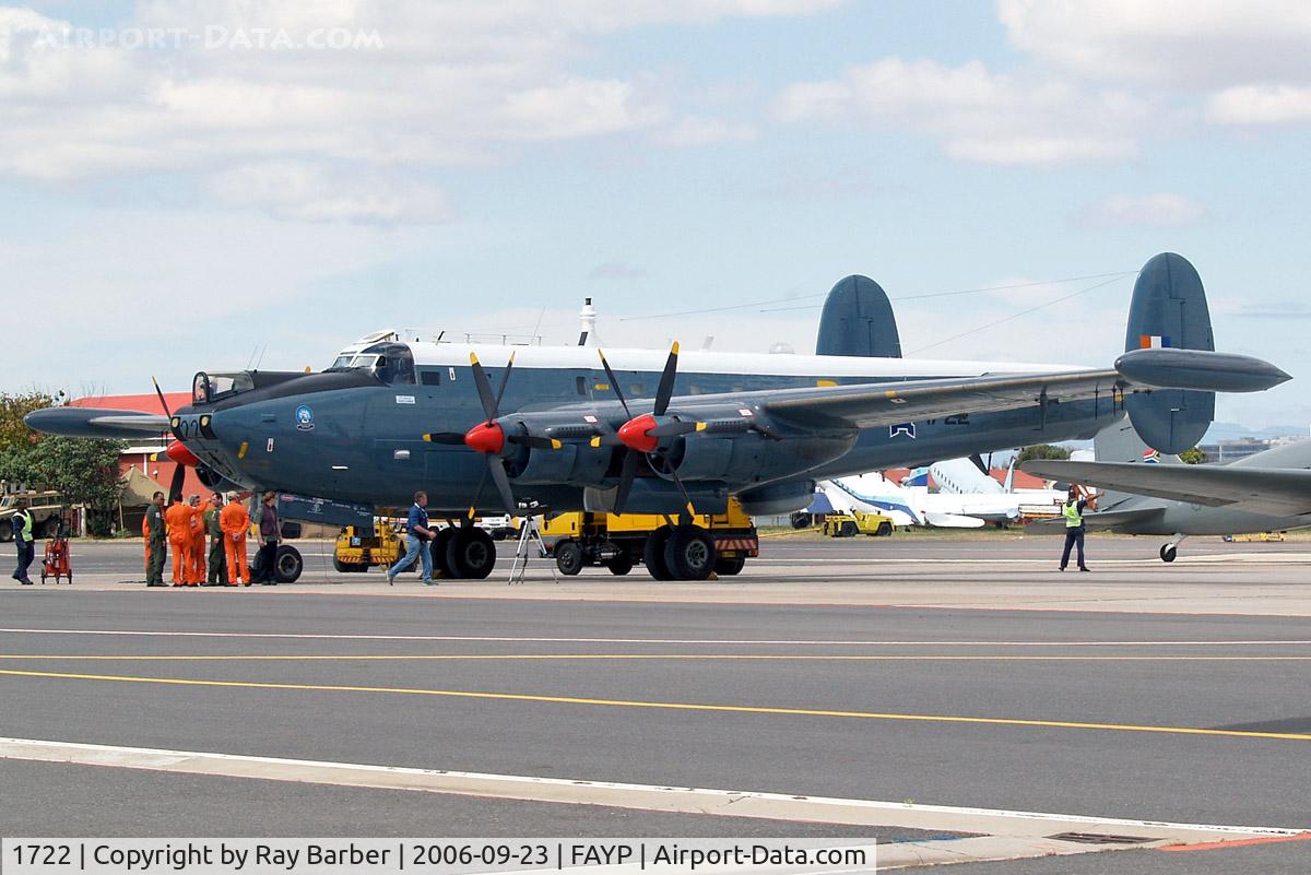 1722, 1957 Avro 716 Shackleton MR.3 C/N 1532, Avro 696 Shackleton MR.3 [1532] (South African Air Force) Ysterplaat~ZS 23/09/2006