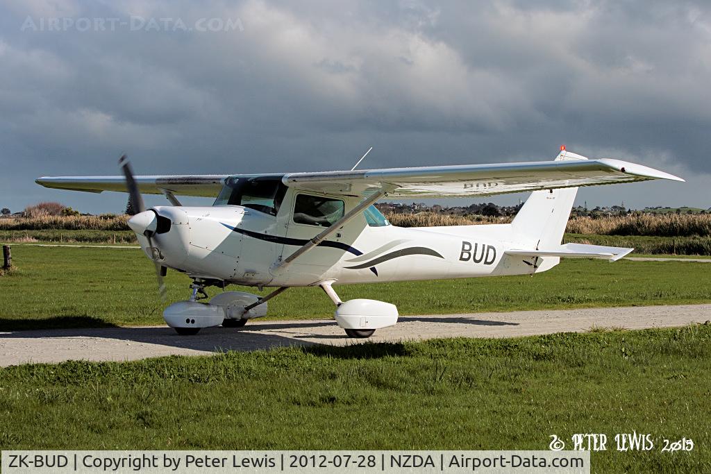 ZK-BUD, Cessna 152 C/N 152-83536, RNZAF Base Auckland Aviation Sports Club Imc., Whenuapai