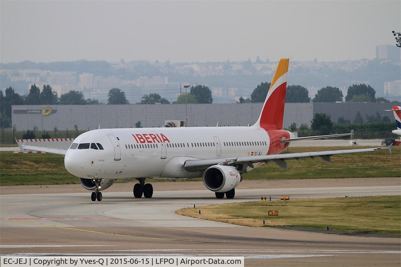 EC-JEJ, 2005 Airbus A321-211 C/N 2381, Airbus A321-211, Taxiing to holding point rwy 08, Paris-orly airport (LFPO-ORY)