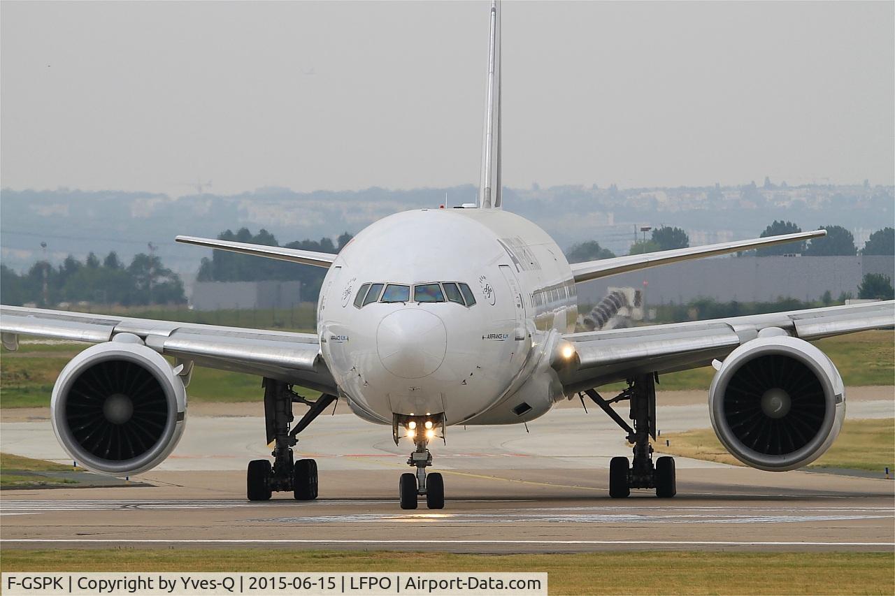 F-GSPK, 2000 Boeing 777-228/ER C/N 29010, Boeing 777-228 (ER), Lining up prior take off rwy 08, Paris-Orly airport (LFPO-ORY)
