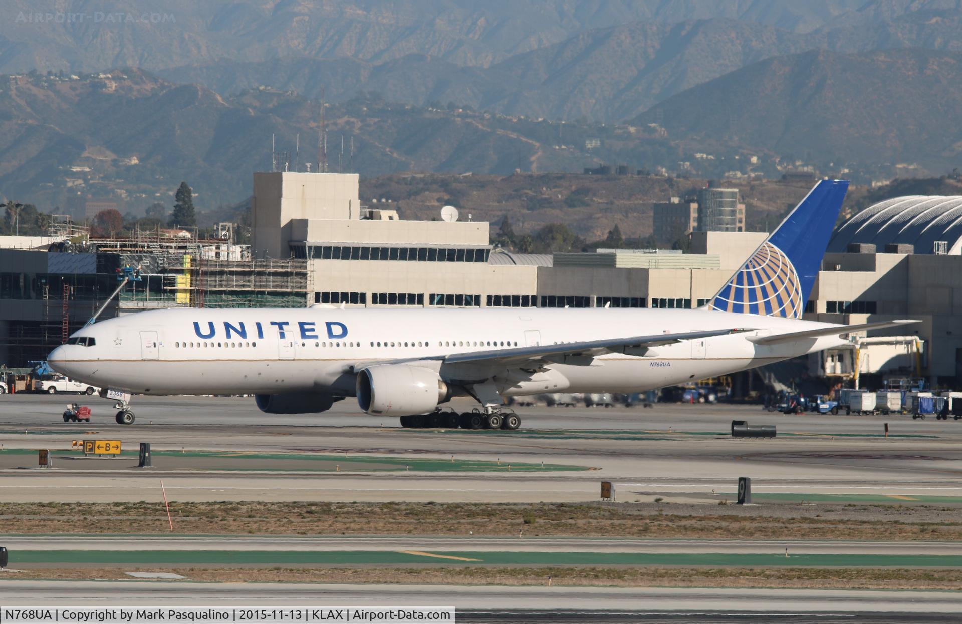 N768UA, 1995 Boeing 777-222 C/N 26919, Boeing 777-200