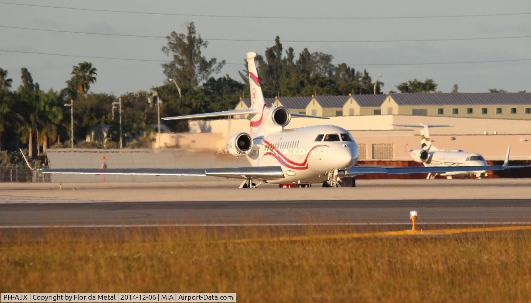 PH-AJX, 2009 Dassault Falcon 7X C/N 102, Falcon 7X