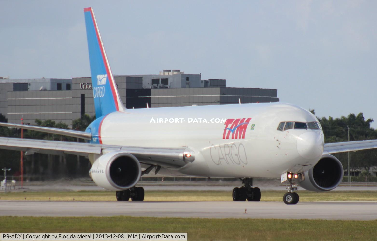 PR-ADY, 2001 Boeing 767-316F C/N 32573, TAM Cargo