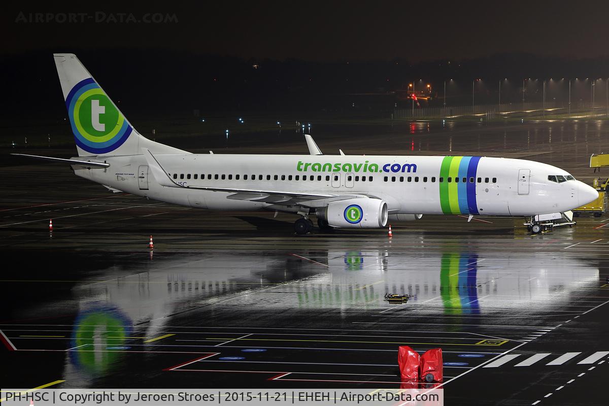 PH-HSC, 2010 Boeing 737-8K2 C/N 34173, Rainy night