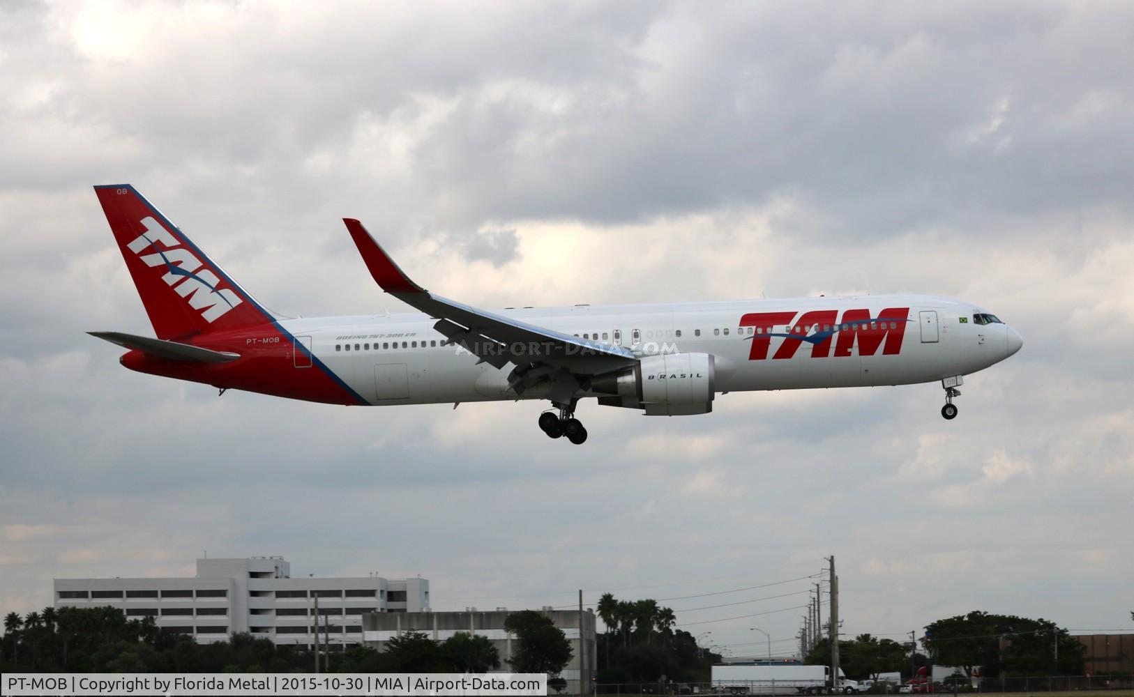PT-MOB, 2012 Boeing 767-316/ER C/N 40592, TAM 767-300