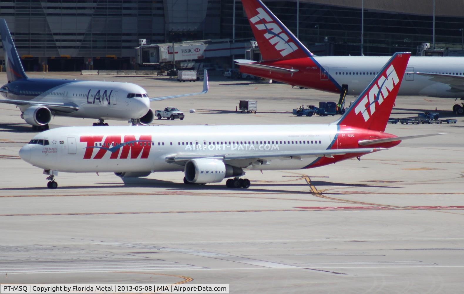 PT-MSQ, 1995 Boeing 767-33A C/N 27468, TAM 767-300