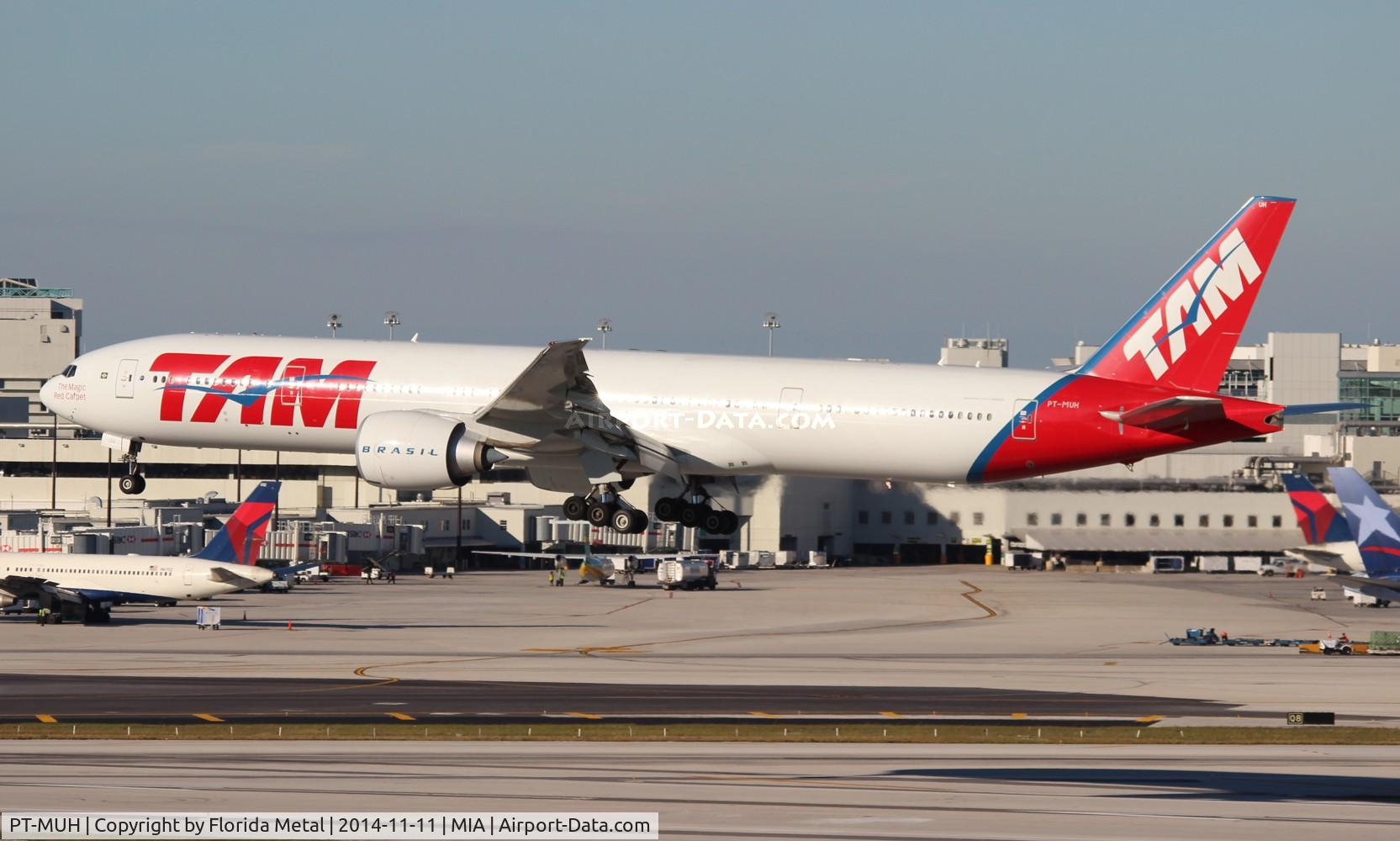 PT-MUH, 2012 Boeing 777-32W/ER C/N 38889, TAM 777-300