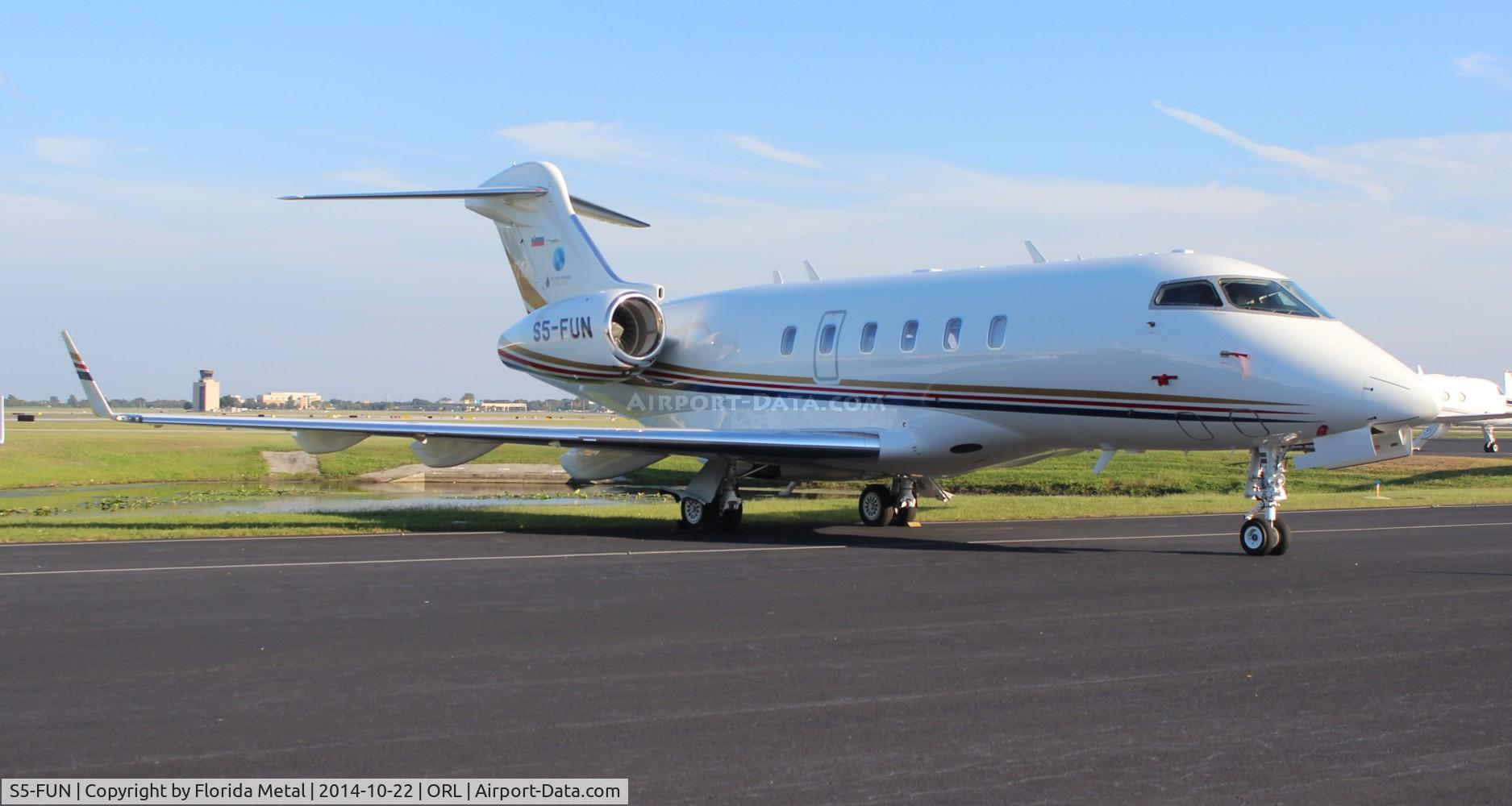 S5-FUN, 2013 Bombardier Challenger 300 (BD-100-1A10) C/N 20401, Challenger 300