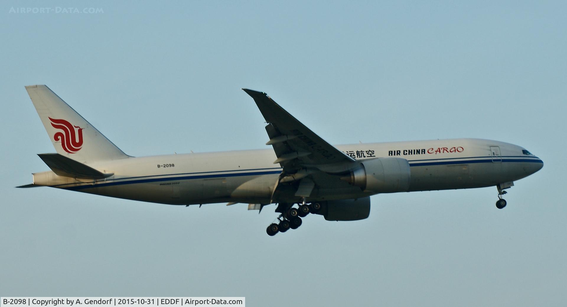 B-2098, 2014 Boeing 777-FFT C/N 44681, Air China Cargo, is here approaching RWY 25R, at Frankfurt Rhein/Main(EDDF)