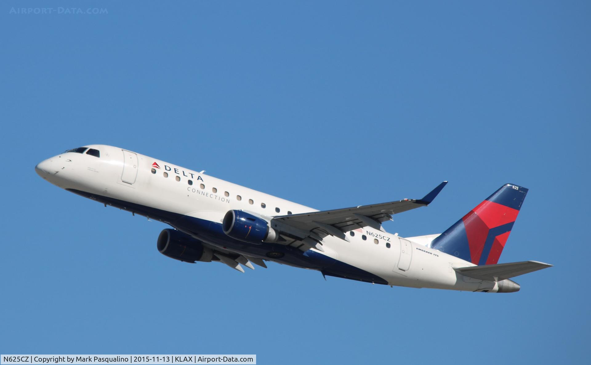 N625CZ, 2008 Embraer 175LR (ERJ-170-200LR) C/N 17000225, ERJ 170-200 LR