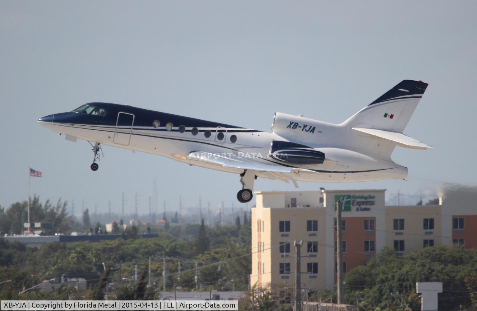 XB-YJA, 1983 Dassault Falcon 50 C/N 136, Falcon 50
