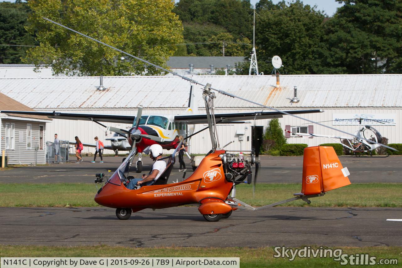 N141C, 2015 Apollo Gyro AG1 C/N 0002, Gyroplane starting his takeoff roll.