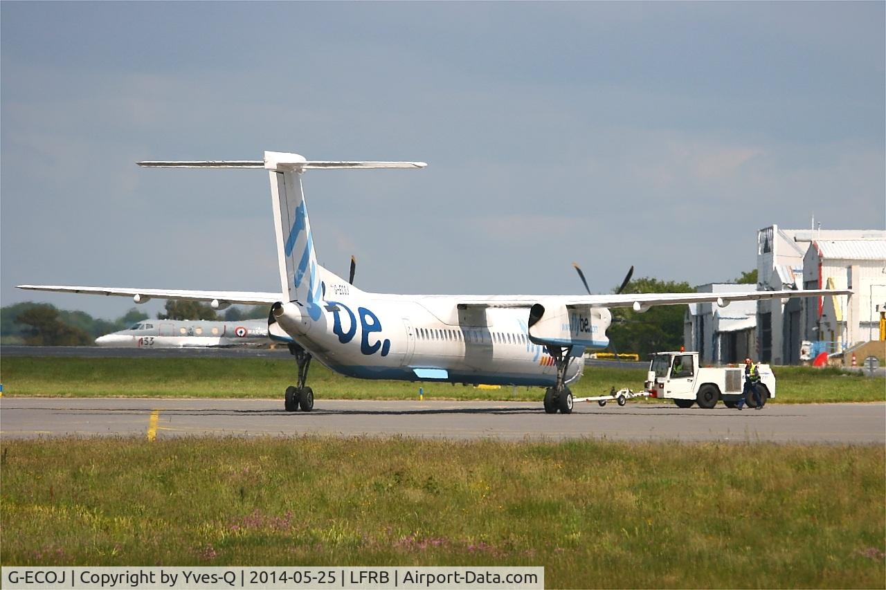 G-ECOJ, 2008 De Havilland Canada DHC-8-402Q Dash 8 C/N 4229, De Havilland Canada DHC-8-402Q Dash 8, Push back, Brest-Bretagne airport (LFRB-BES)