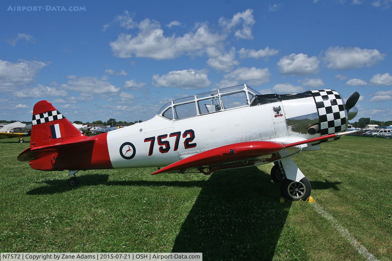 N7572, 1941 North American AT-6D Texan C/N 41-34018, 2015 EAA AirVenture - Oshkosh, Wisconsin