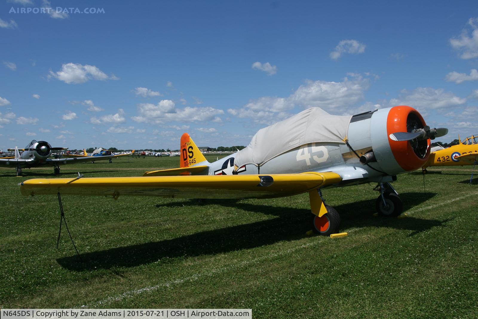 N645DS, 1944 North American SNJ-5 Texan Texan C/N 88-17678, 2015 EAA AirVenture - Oshkosh, Wisconsin