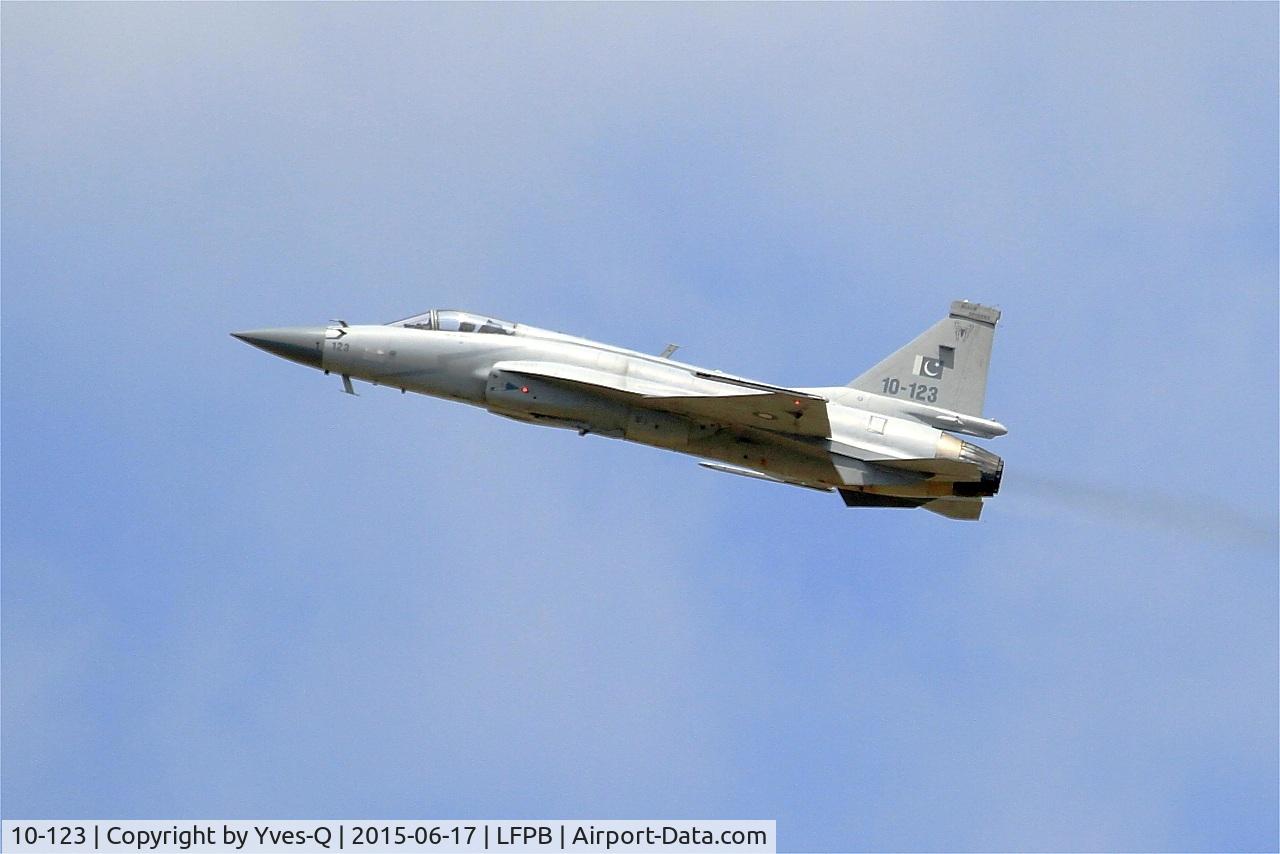 10-123, PAC JF-17 Thunder C/N FC10123, Pakistan Air Force JF-17 Thunder, On display, Paris-Le Bourget (LFPB-LBG) Air show 2015