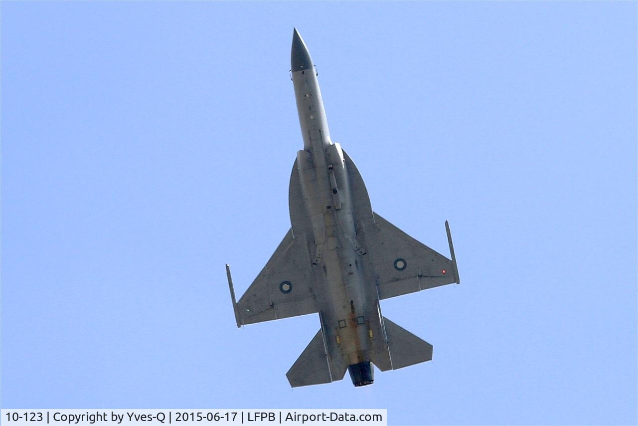 10-123, PAC JF-17 Thunder C/N FC10123, Pakistan Air Force JF-17 Thunder, On display, Paris-Le Bourget (LFPB-LBG) Air show 2015