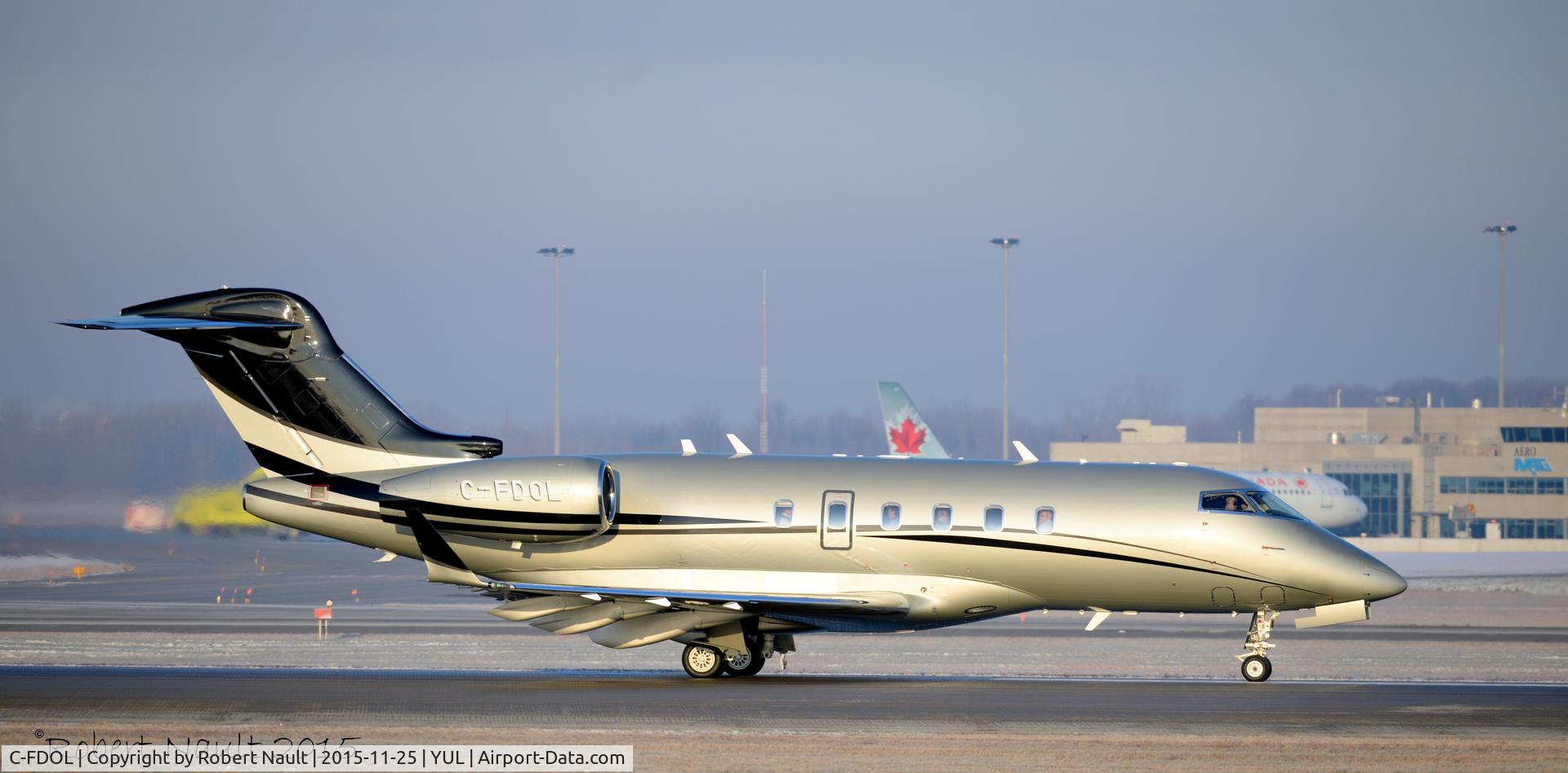 C-FDOL, 2006 Bombardier Challenger 300 (BD-100-1A10) C/N 20093, C-FDOL, take off runway 06R, YUL, nov. 25th 2015