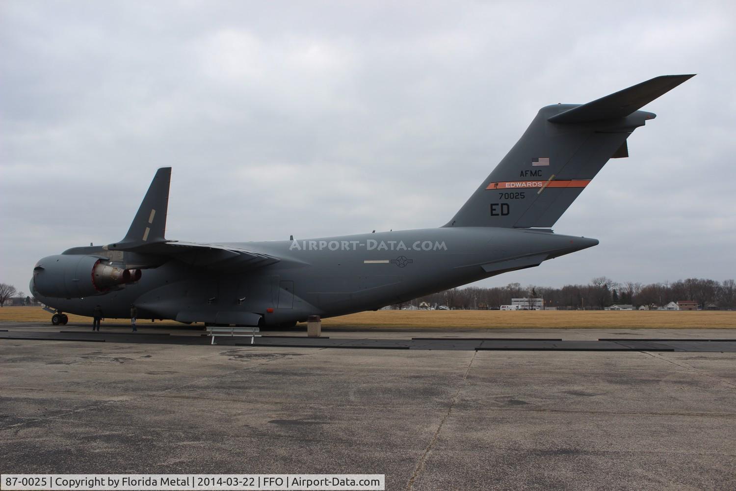 87-0025, 1987 McDonnell Douglas C-17A Globemaster III C/N F-001/T-1, C-17A