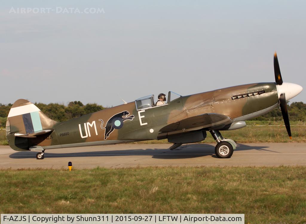 F-AZJS, 1944 Supermarine 389 Spitfire PR.XIX C/N 6S/585110, Exhibited during FNI Airshow 2015