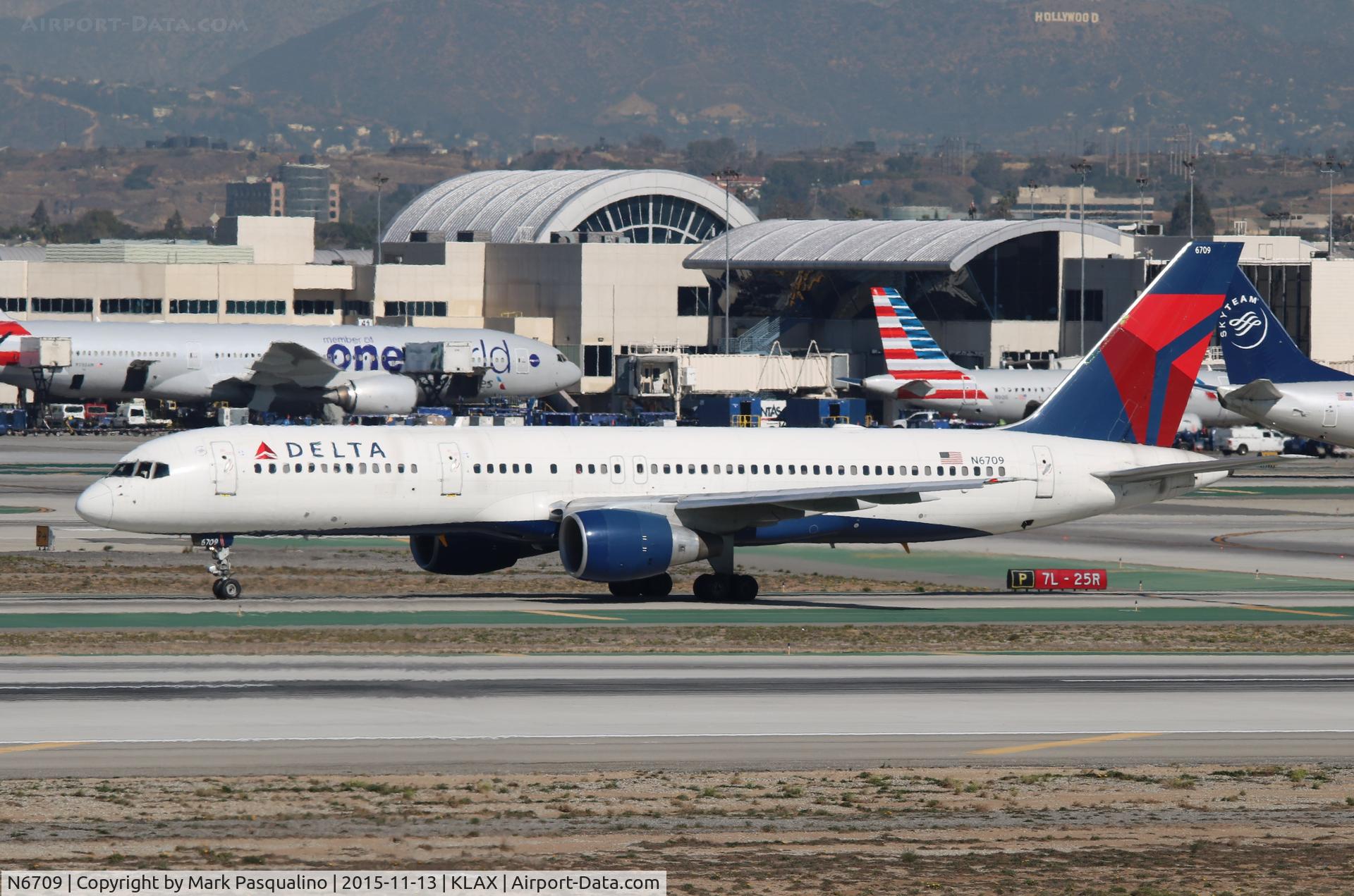 N6709, 2000 Boeing 757-232 C/N 30481, Boeing 757-200