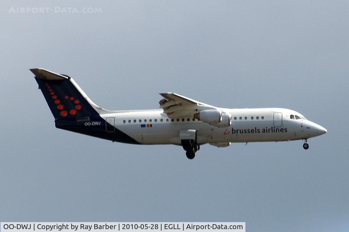 OO-DWJ, 1999 British Aerospace Avro 146-RJ100 C/N E3355, BAe 146-RJ100 [E3355] (Brussels Airlines) Home~G 28/05/2010. On approach 27L.