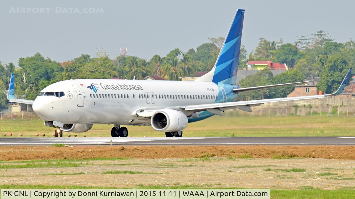 PK-GNL, 2014 Boeing 737-86N C/N 41253, line for take off rwy 03