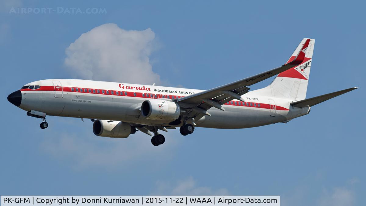 PK-GFM, 2010 Boeing 737-8U3 C/N 39920, final on short