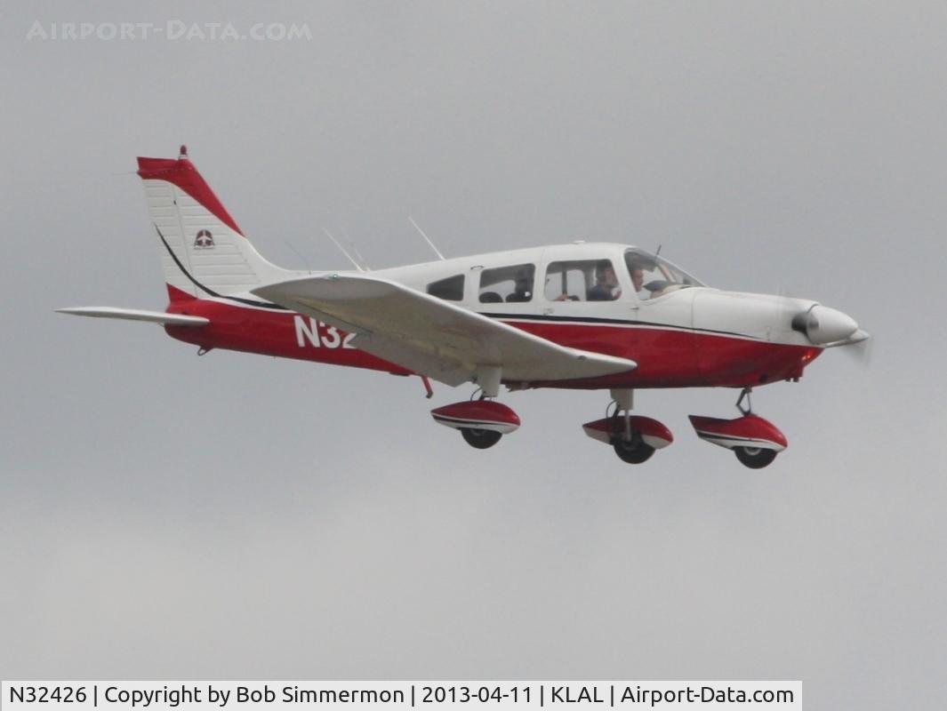 N32426, 1974 Piper PA-28-180 C/N 28-7505059, Arriving at Lakeland, FL - Sun N Fun 2013