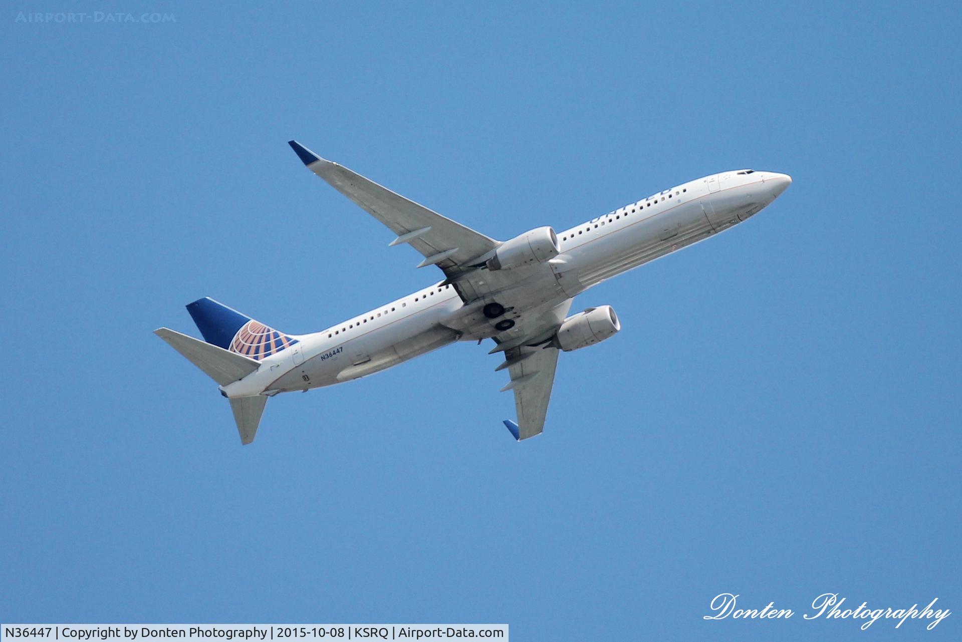 N36447, 2012 Boeing 737-924/ER C/N 31650, United Flight 1708 (N36447) departs Sarasota-Bradenton International Airport enroute to Chicago-O'Hare International Airport