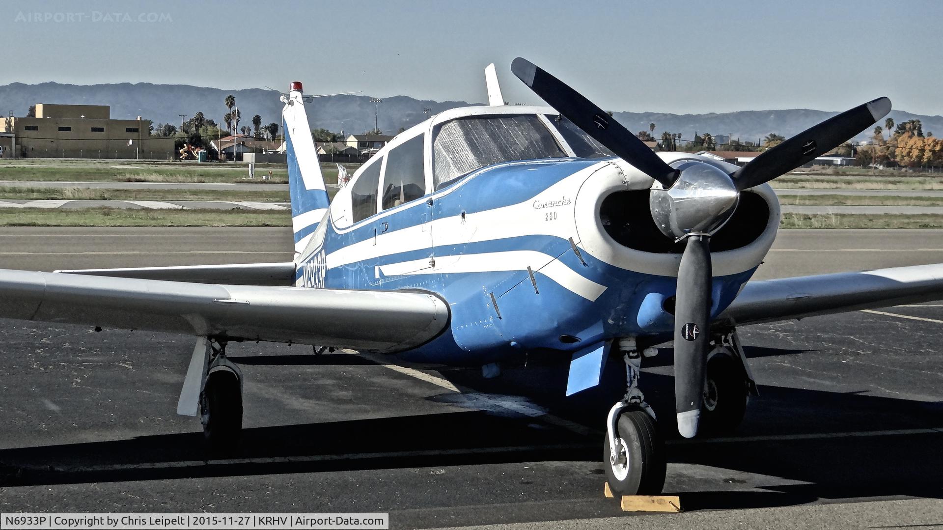 N6933P, 1960 Piper PA-24-250 Comanche C/N 24-2067, California-based 160 Piper PA-24-250 sitting on the visitor's ramp at Reid Hillview Airport, San Jose, CA.