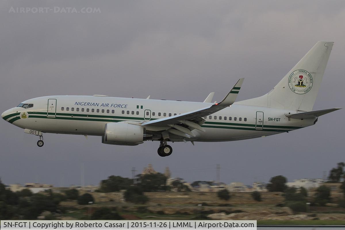 5N-FGT, 2005 Boeing 737-7N6 BBJ C/N 34260, CHOGM2015