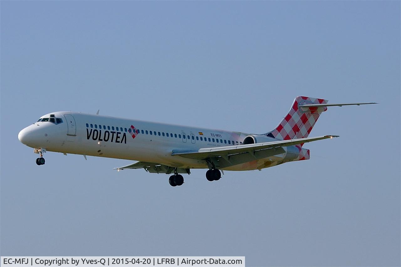 EC-MFJ, 2000 Boeing 717-2CM C/N 55060, Boeing 717-2CM, Short approach rwy 07R, Brest-Bretagne airport (LFRB-BES)